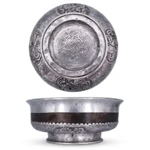 Antique Tibetan Burl Wood and Chased Silver Jha Phor or Tsampa Bowl. 19th century