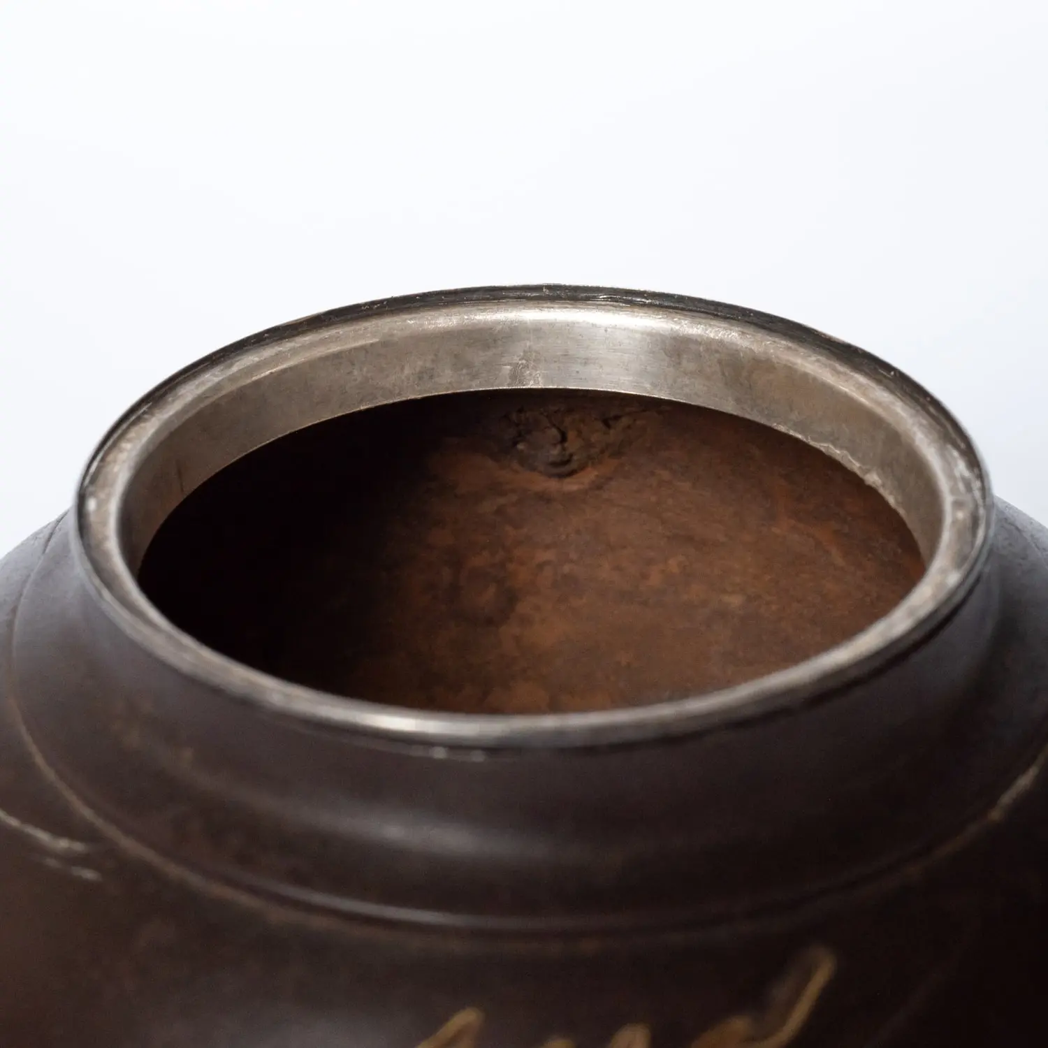 Fine Antique Japanese Silver and Gold Inlay Koro by Tozan Katsunobu. Meiji Period