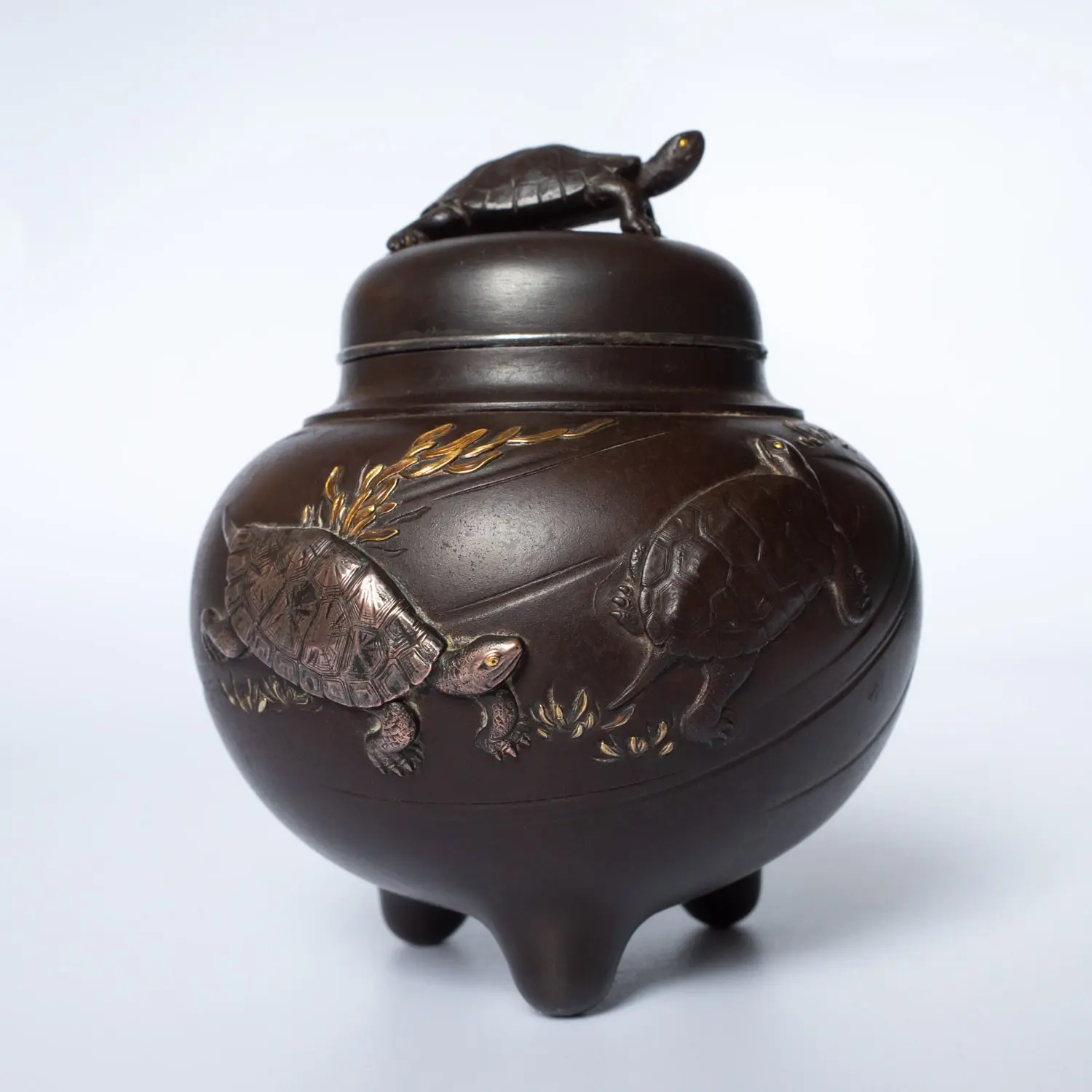 Fine Antique Japanese Silver and Gold Inlay Koro by Tozan Katsunobu. Meiji Period