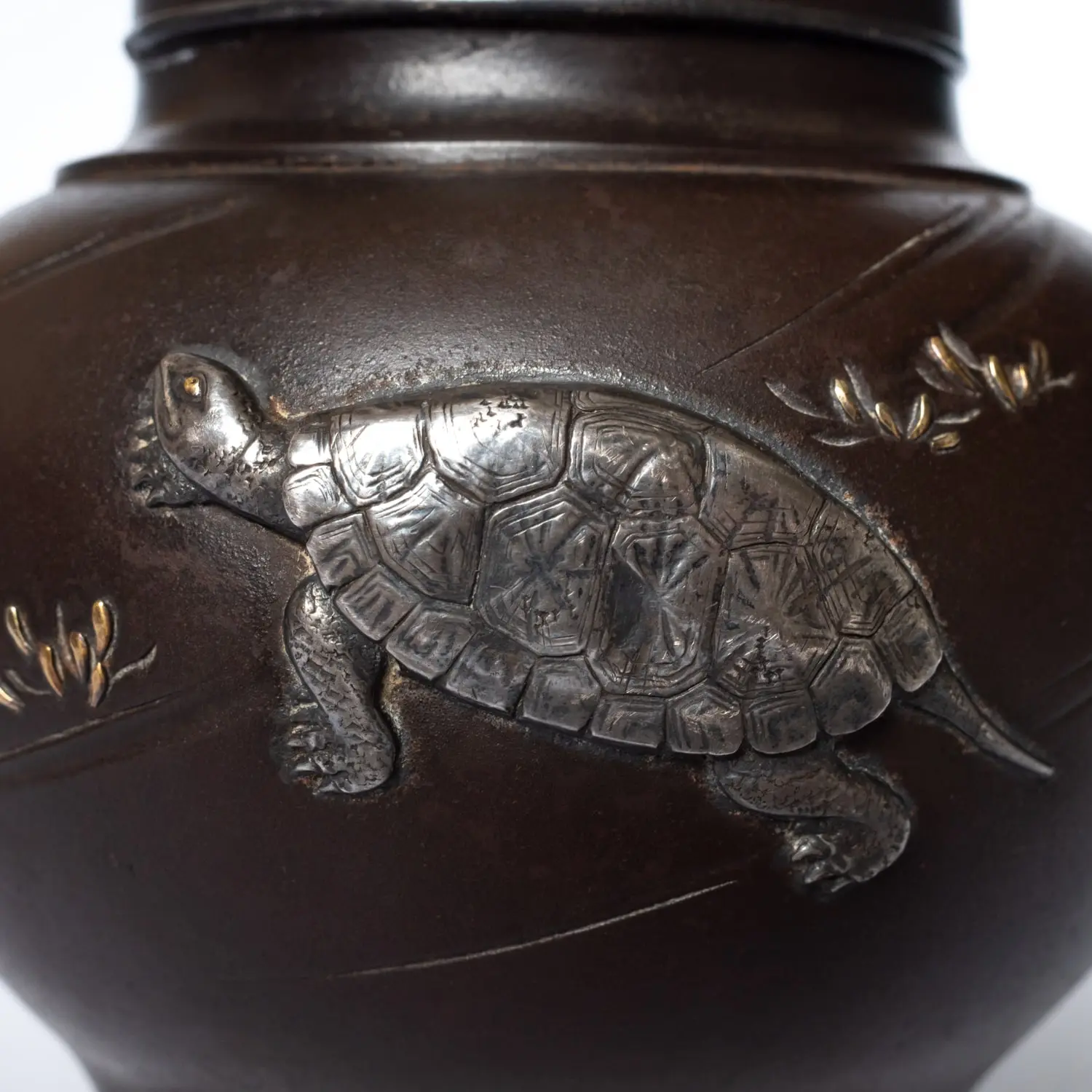 Fine Antique Japanese Silver and Gold Inlay Koro by Tozan Katsunobu. Meiji Period