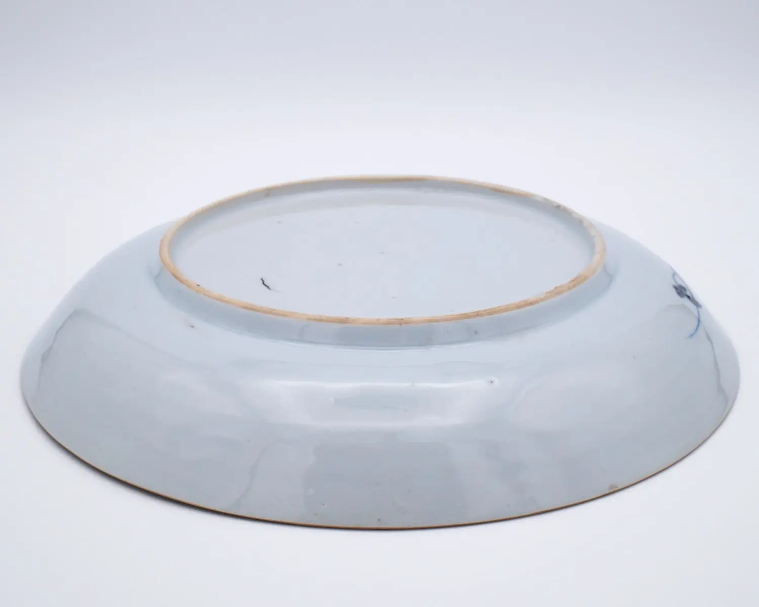 Antique Chinese Blue and White Export Porcelain Dish With Floral Decoration. Early 18th century