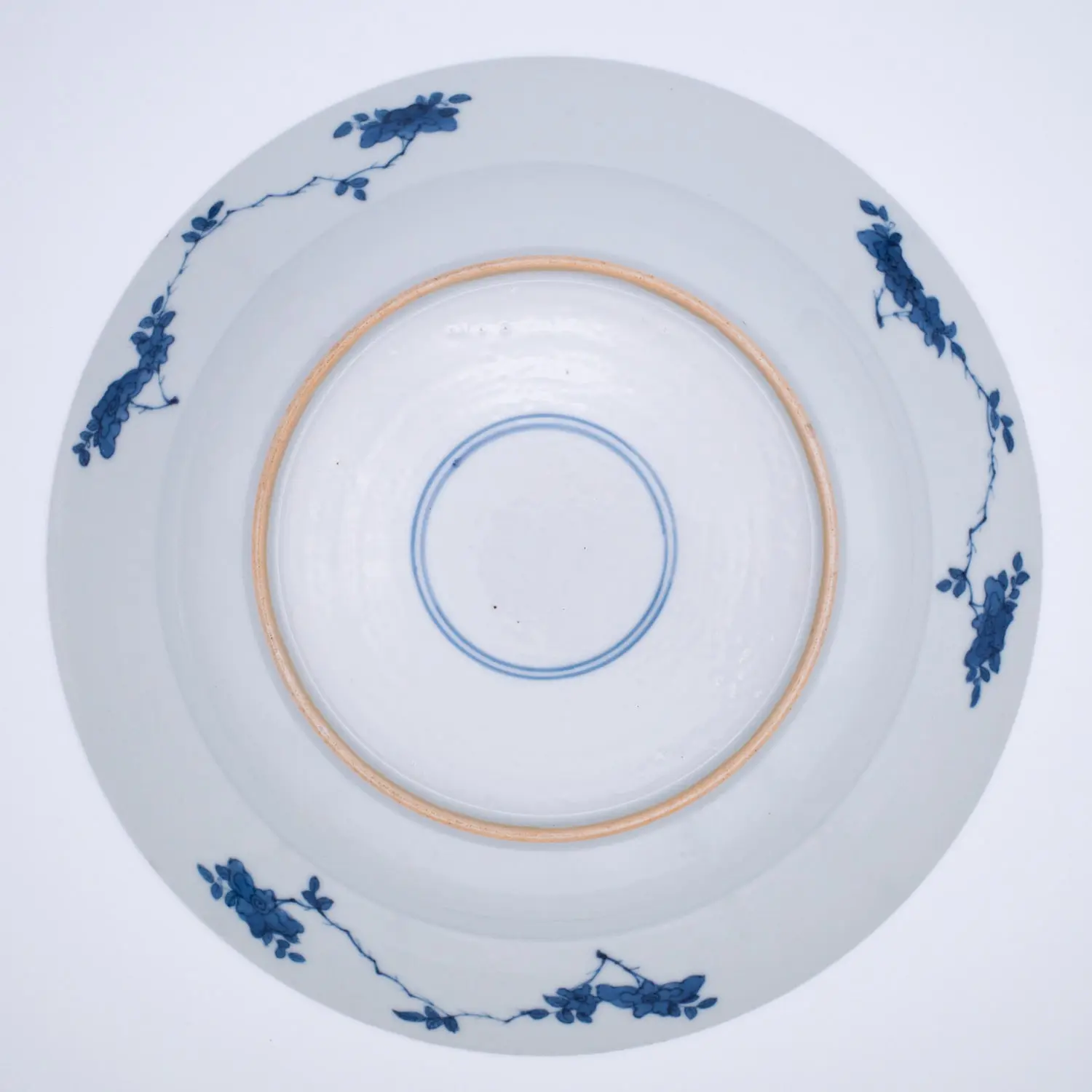 Antique Chinese Blue and White Porcelain Dish With Figures. Kangxi Period, 18th Century