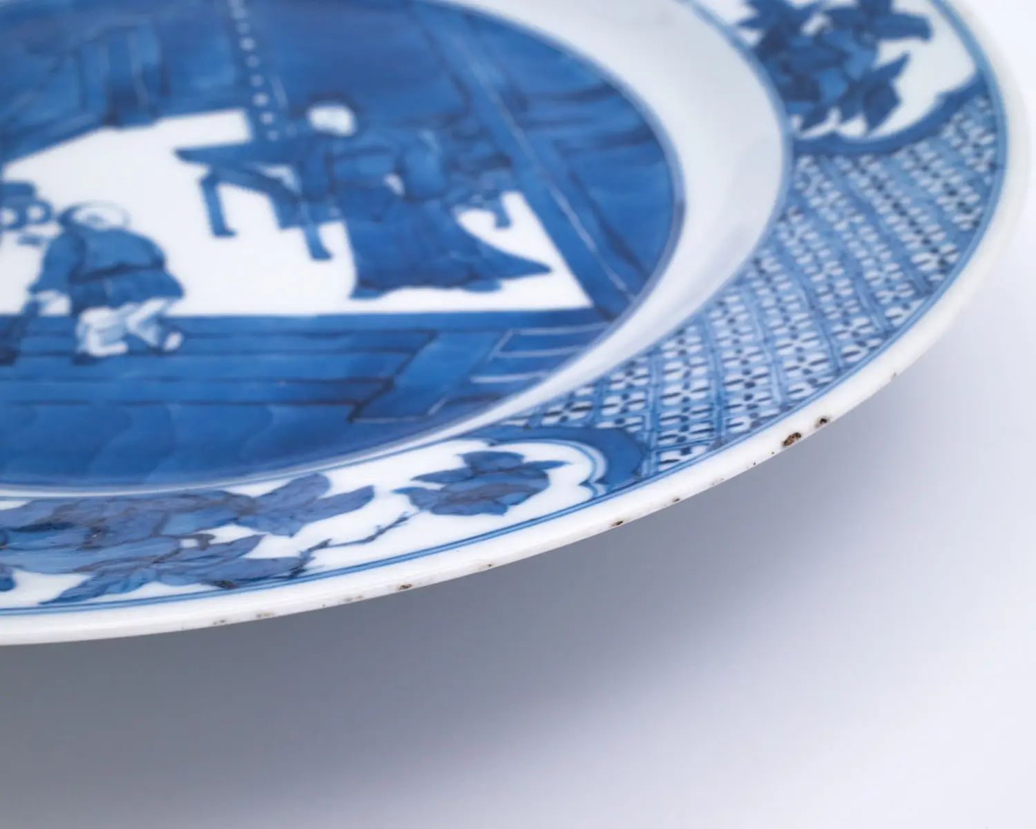 Antique Chinese Blue and White Porcelain Dish With Figures. Kangxi Period, 18th Century