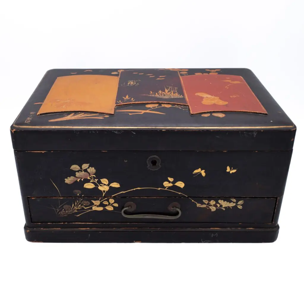 Antique or Vintage Japanese Gilt Lacquered Wooden Jewellery or Trinket Box