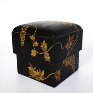 Antique Japanese Gilt Lacquered Kobako or Tebako Box With Wisterias. Early 20th century