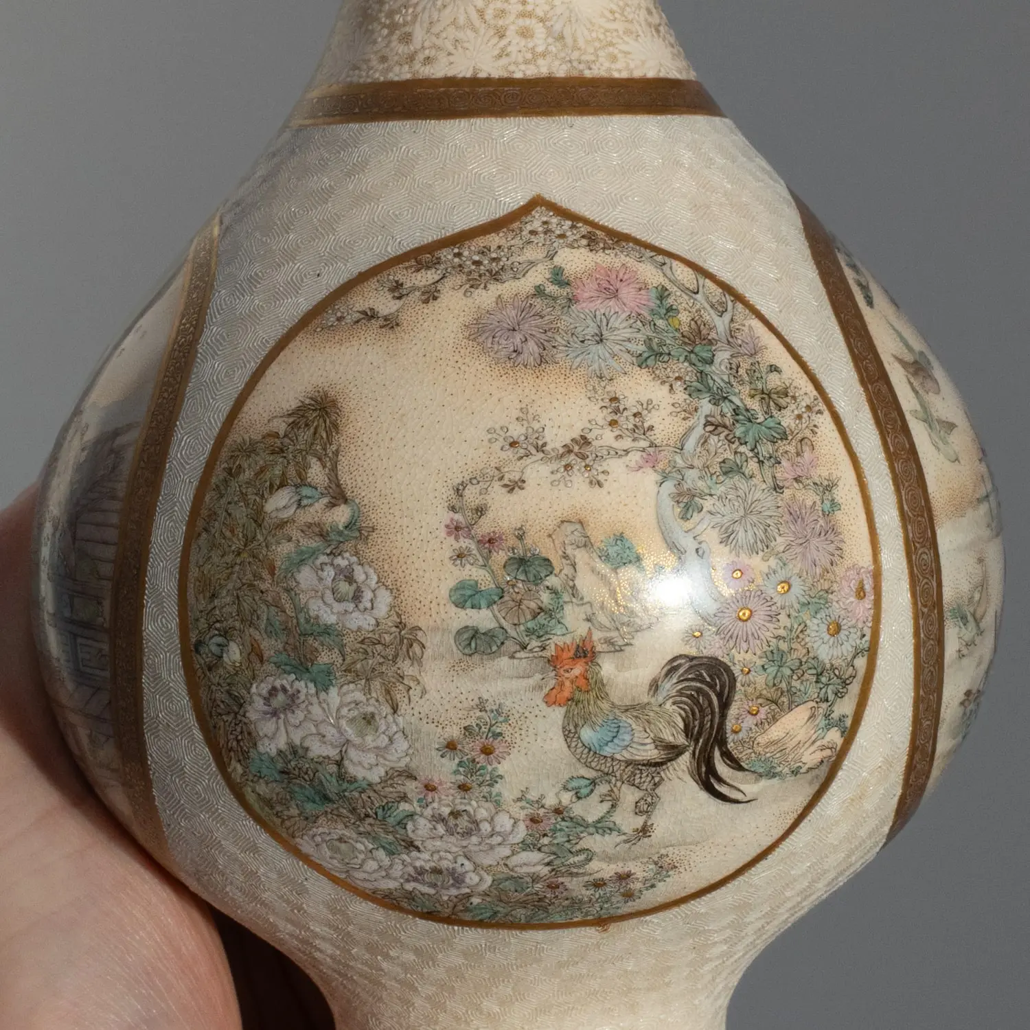 Fine Antique Japanese Satsuma Vase. Meiji Period, Late 19th - Early 20th Century