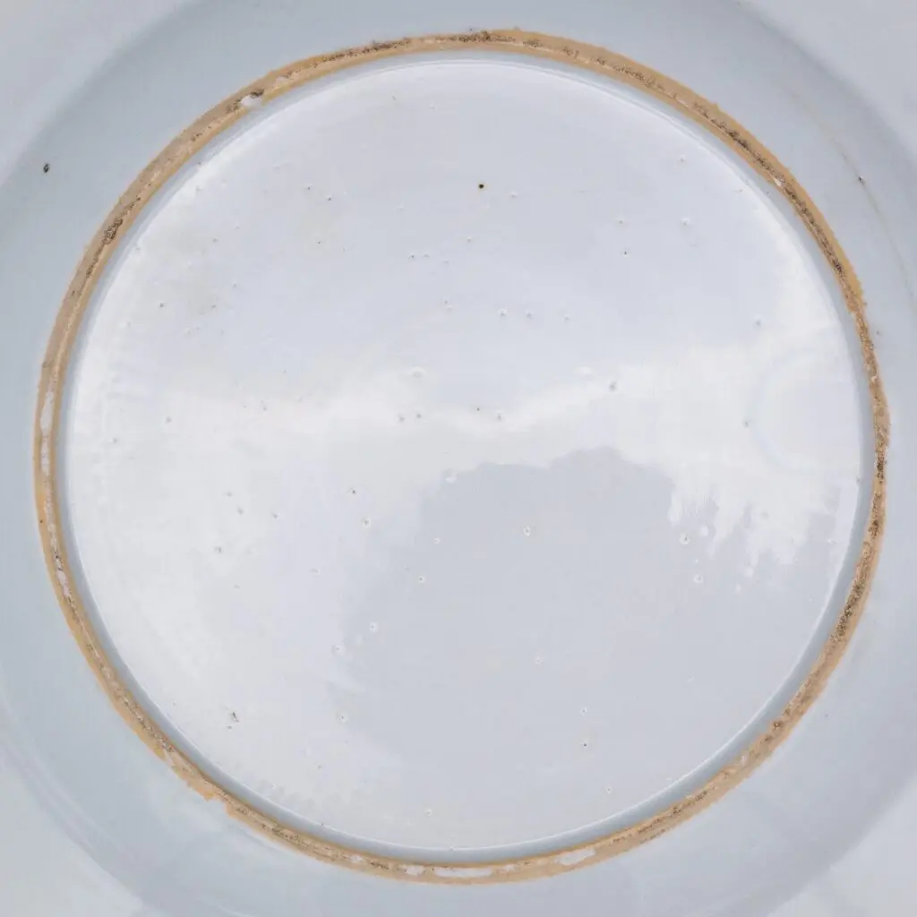 Early Qianlong period (1735-1796) famille rose decorated export dish.