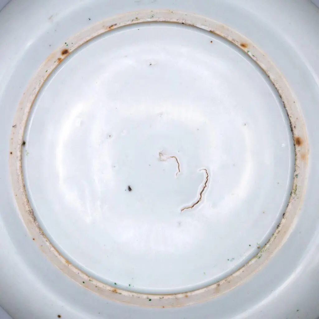 Canton famille rose porcelain dish, 19th century.