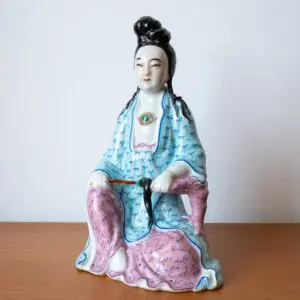 Fine Chinese Vintage Famille Rose Statue Figurine of a Seated Guanyin 20th Century
