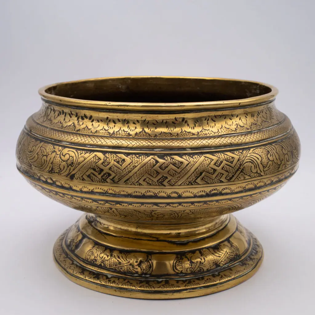 Large Antique Ceremonial Brass Betel Nut Sirih Bowl Java Indonesia 19th-20th C