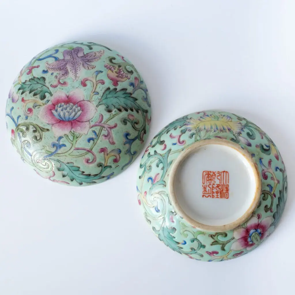 Chinese Antique Famille Rose Porcelain Seal Paste Box Qing Dynasty Qianlong Mark