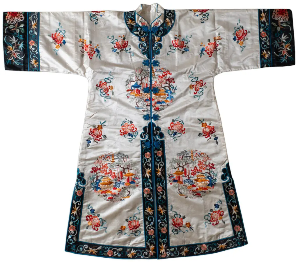 Fine Chinese Vintage Silk Embroidered Floral Robe Landscape Medallions 1950s-60s