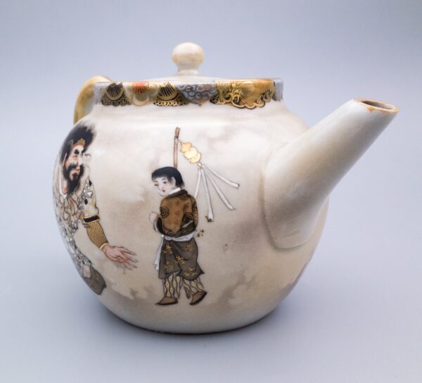 Antique Japanese Seto Porcelain Teapot by Kawamoto Masukichi II (1852-1918). Meiji Period