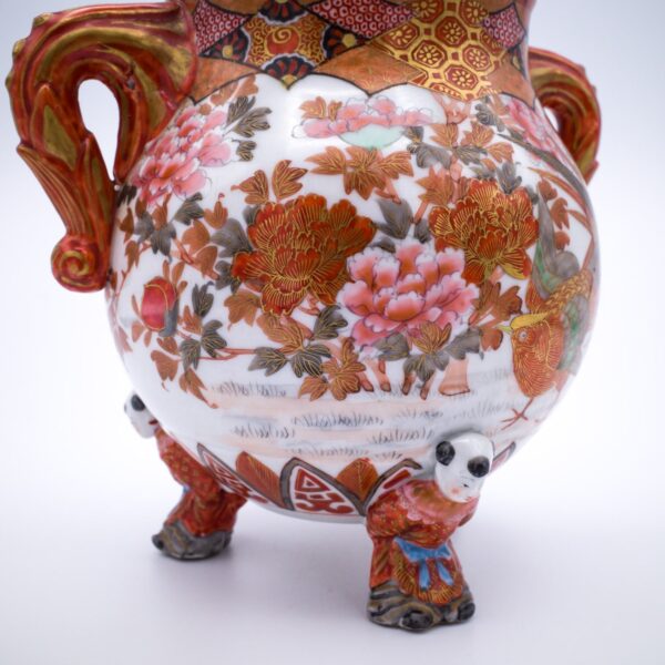 Large Antique Japanese Kutani Porcelain Koro Censer by Watano. Meiji Period