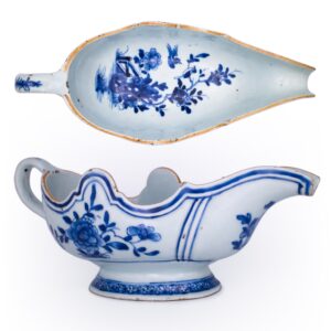 Antique 18th Century Chinese Blue and White Porcelain Gravy or Sauce Boat. Qianlong Period