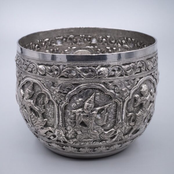 Antique Burmese Silver Repoussé Thabeik Offering Bowl. Early 20th century