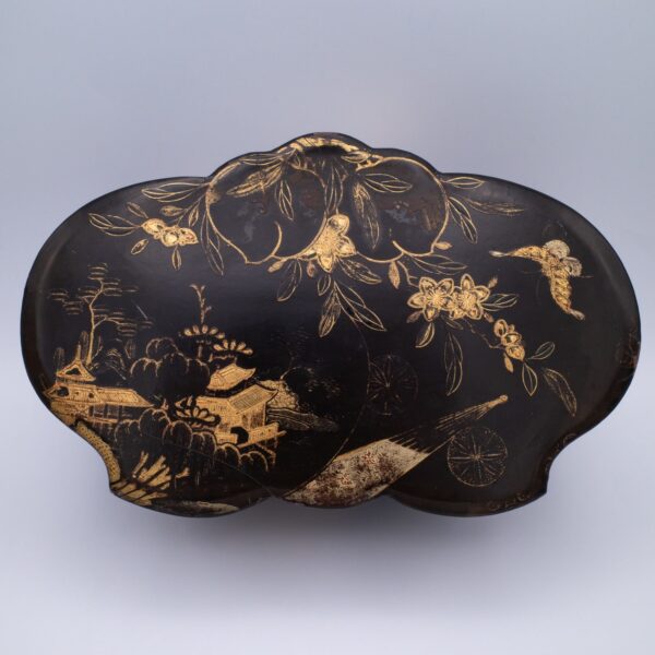 Antique Japanese Gilt Urushi Lacquer Peach-Shaped Sewing Box With Internal Compartments. Edo Period