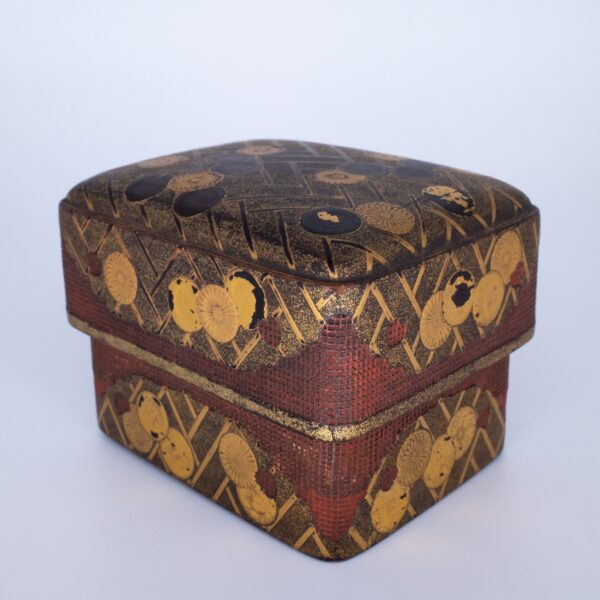 Fine Antique Japanese Gilt Lacquered Kobako Incense Box. Edo Period