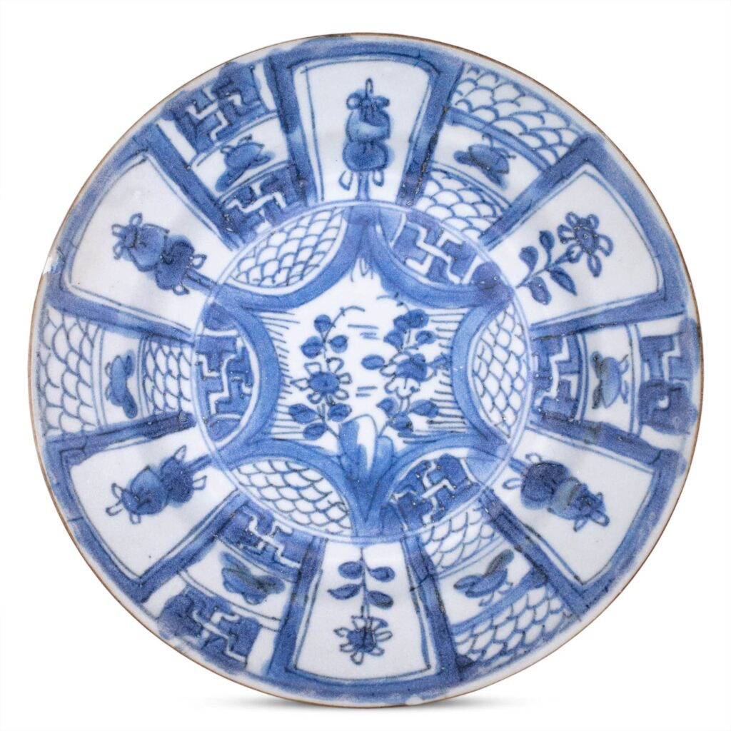 Antique Chinese 18th Century Kraak Shipwreck Porcelain Saucer Dish
