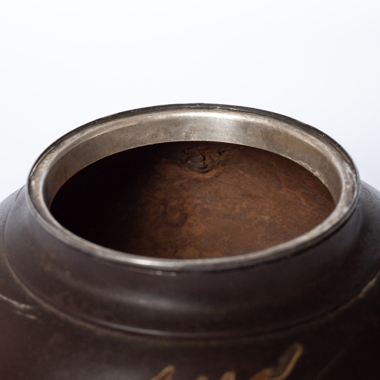 Fine Antique Japanese Silver and Gold Inlay Koro by Tozan Katsunobu. Meiji Period