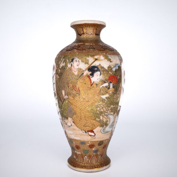 Fine Antique Japanese Satsuma Pottery Vase by Hododa 保土田. Meiji Period