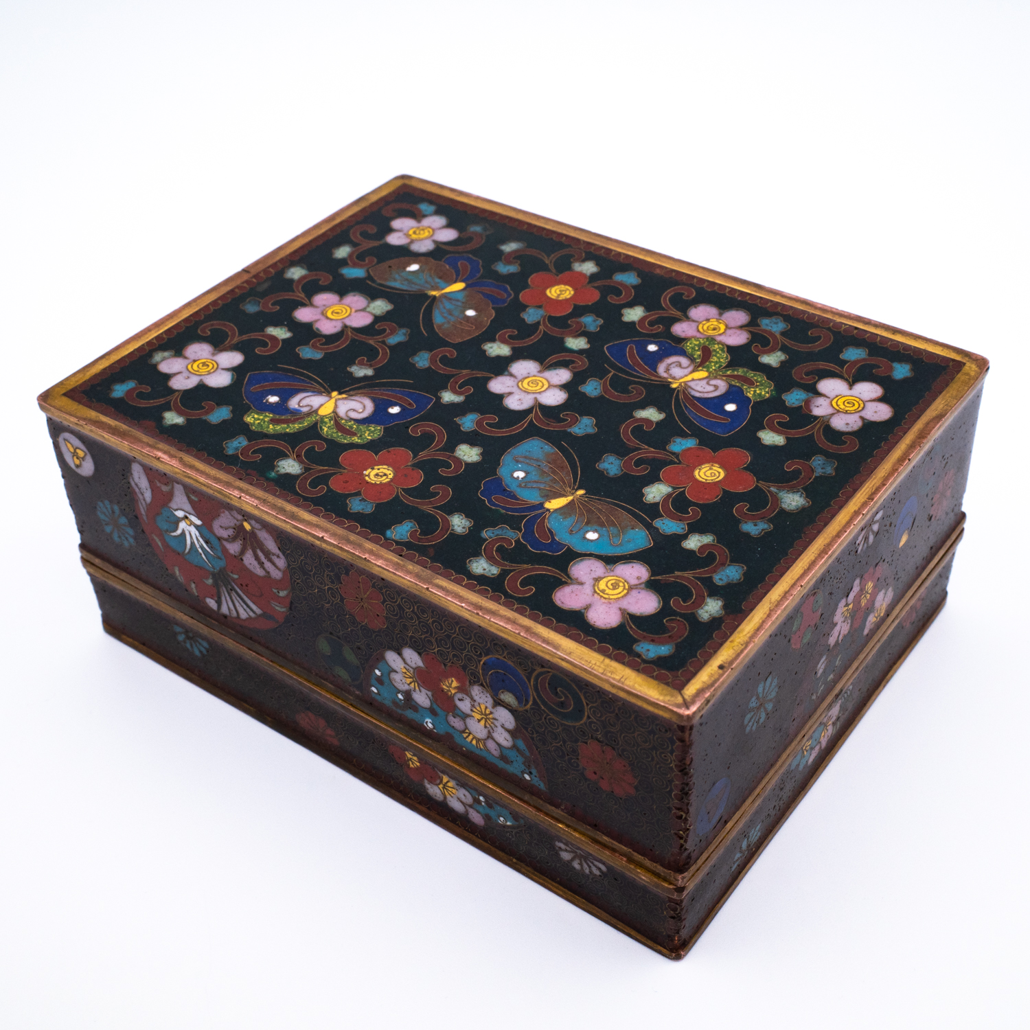 Fine Antique Japanese Cloisonné Enamelled Rectangular Box and Cover. Meiji period