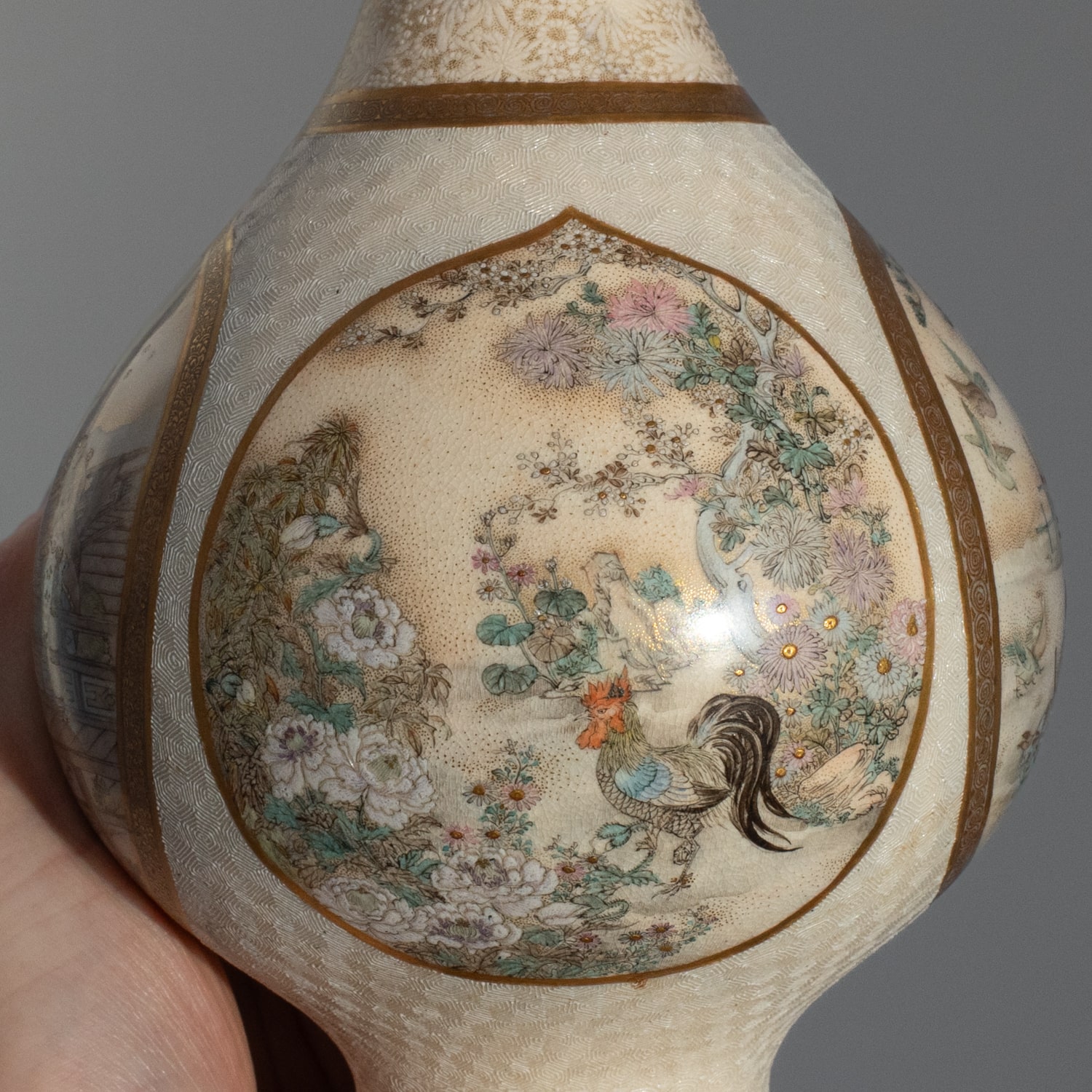 Fine Antique Japanese Satsuma Vase. Meiji Period, Late 19th - Early 20th Century