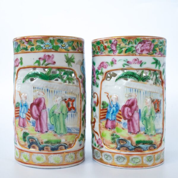 Pair of Antique Chinese Canton Famille Rose Porcelain Openwork Pots. 19th century, Qing Dynasty