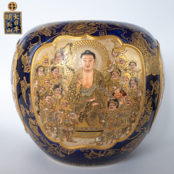 Large Antique Japanese Satsuma Pottery Jar or Koro by Meigyokuzan. Meiji Period