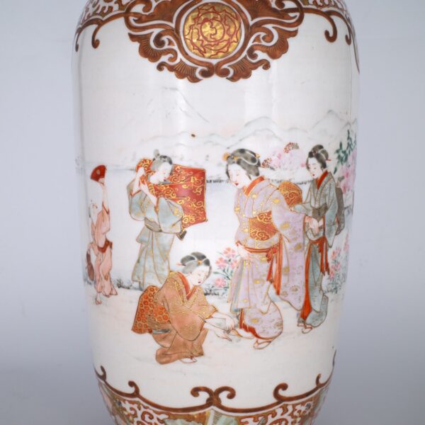 Fine Antique Japanese Kutani Porcelain Vase With a Figural Scene. Meiji Period