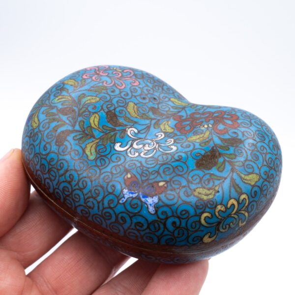 Fine Antique Japanese Kidney Shaped Cloisonne Enamelled Kogo Incense Box