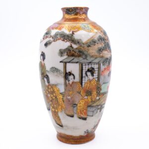 Fine Antique Japanese Meiji Kutani Porcelain Vase by Watano. Painted by Tanaka
