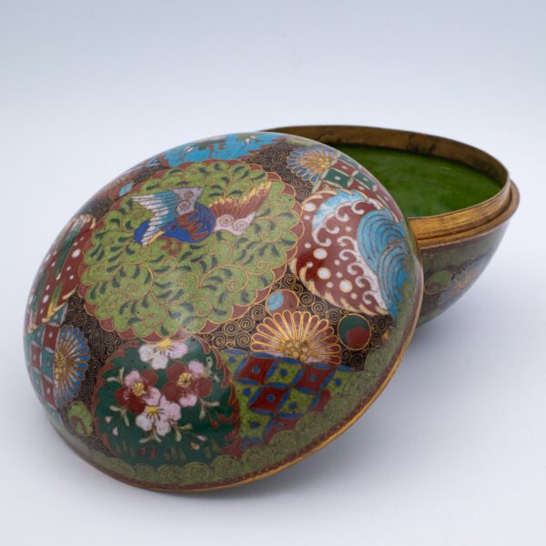 Fine Antique Japanese Cloisonne Enamelled Covered Box. Meiji Period