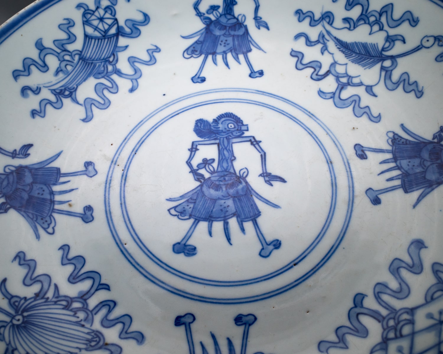 Antique Chinese Blue and White Porcelain Dish For Javanese Market. Wayang Puppets